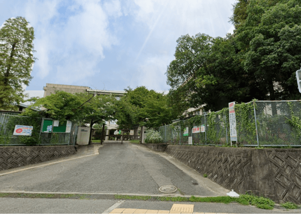 泉丘小学校