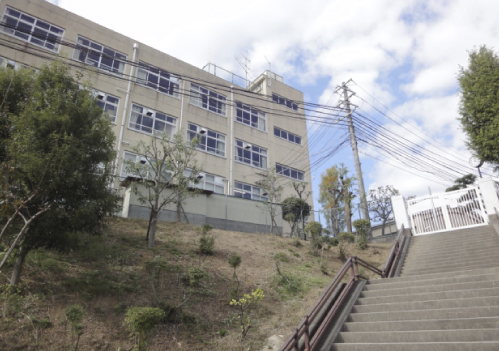 第九中学校 徒歩3分（約240ｍ）