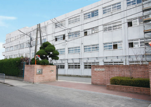 第三中学校