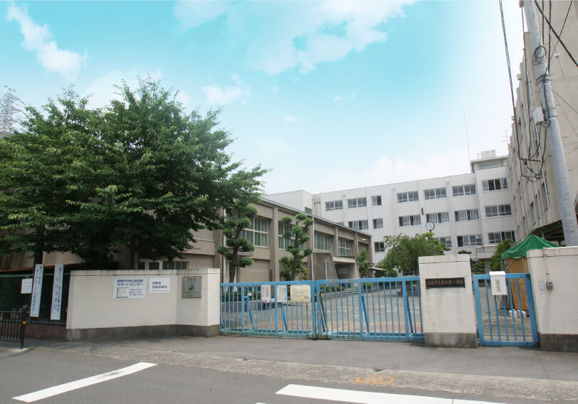 西大冠小学校