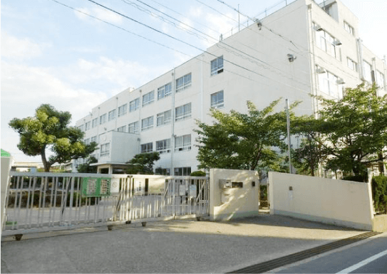 土室小学校